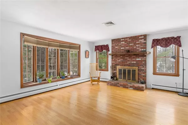 Glocester, RI 02814,40 Olney Keach RD