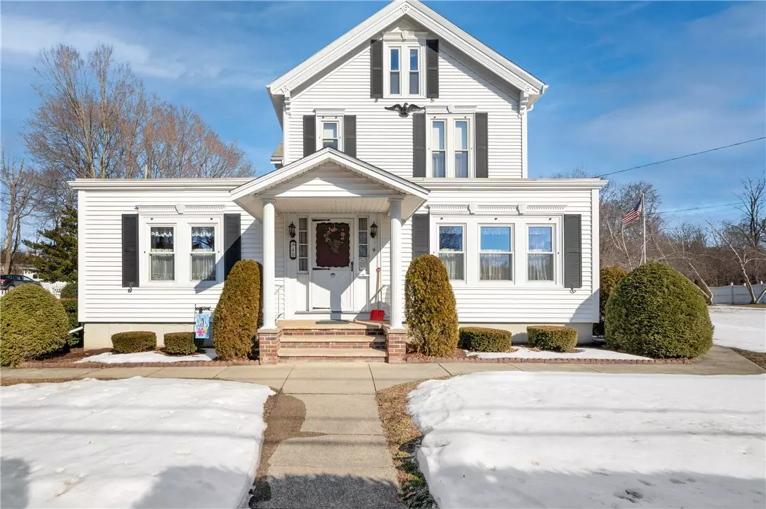 North Smithfield, RI 02896,40 School ST