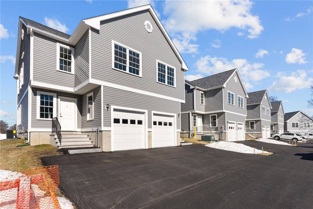 4 Knight's WAY #4, Swansea, MA 02777