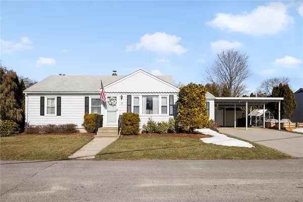 33 Chappy ST, Cranston, RI 02920