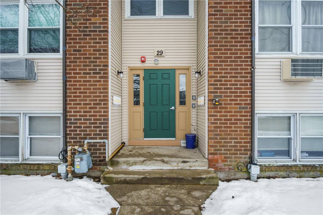 29 Woodbine ST #5, Pawtucket, RI 02860