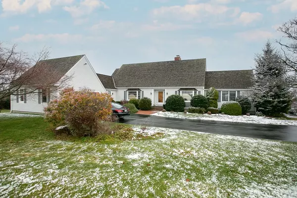 116 Gideon Lawton LN, Portsmouth, RI 02871