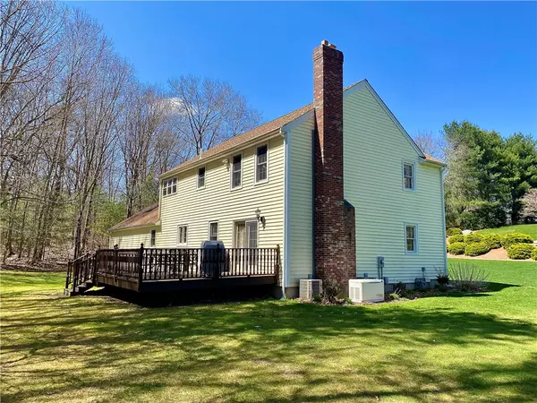 North Smithfield, RI 02896,3 Dorene DR