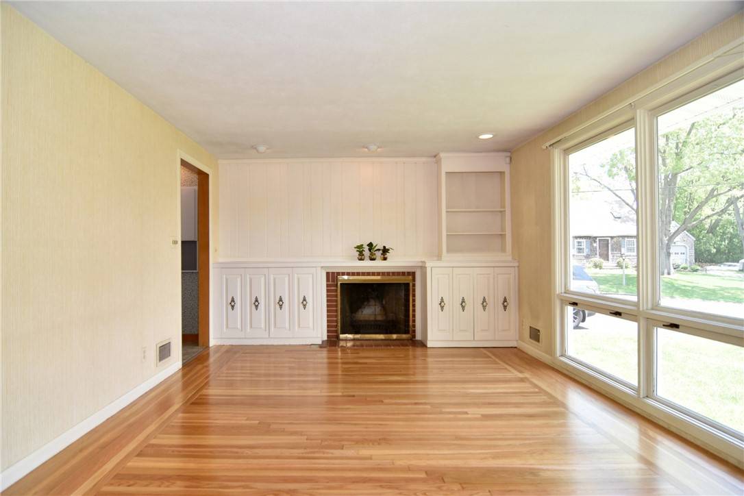 Warwick, RI 02888,179 Negansett AVE
