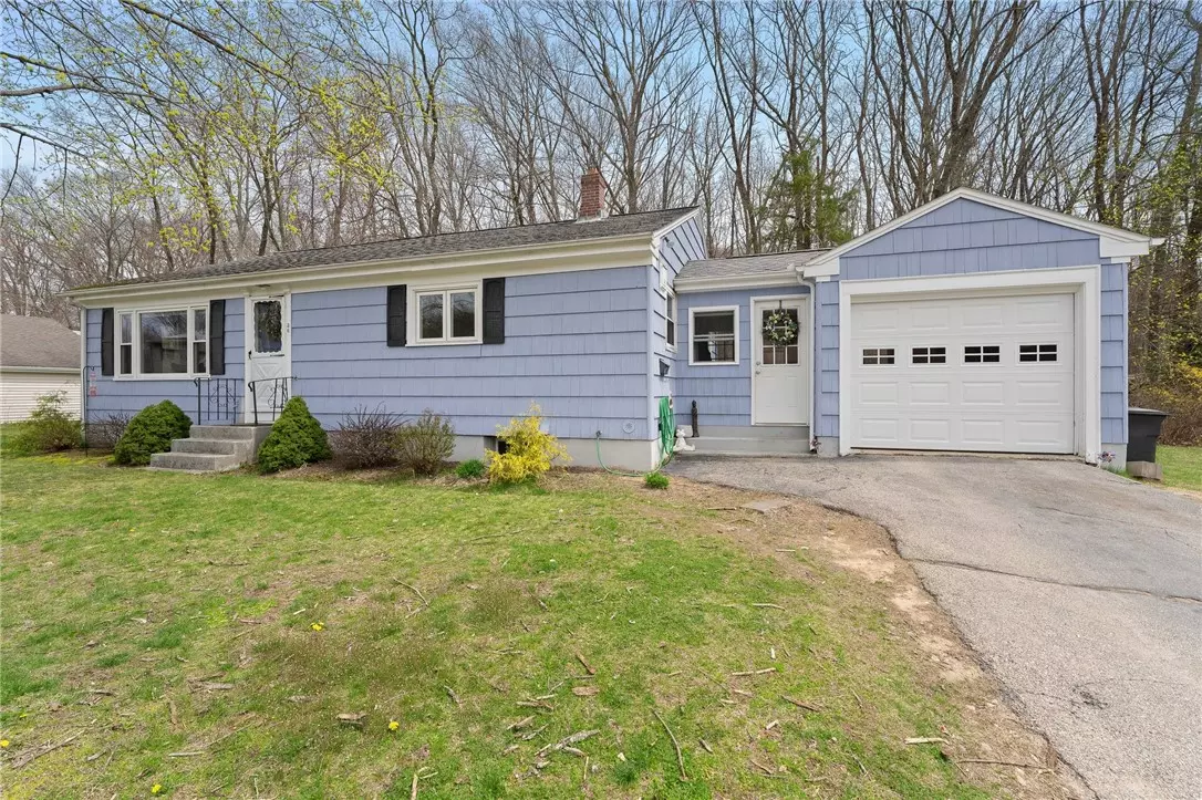 North Smithfield, RI 02896,36 Woodlawn RD