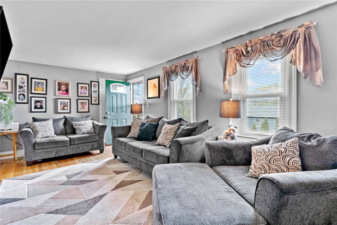 Bristol, RI 02809,15 Claremont AVE