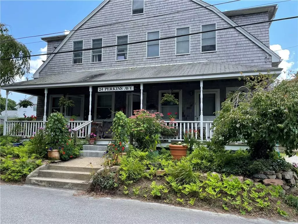 Narragansett, RI 02882,24 Perkins AVE