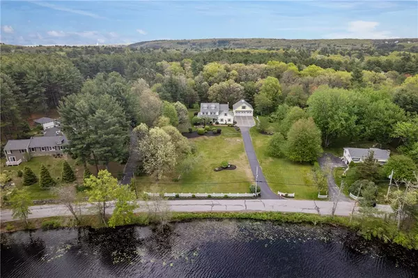 North Smithfield, RI 02896,57 Pond House RD