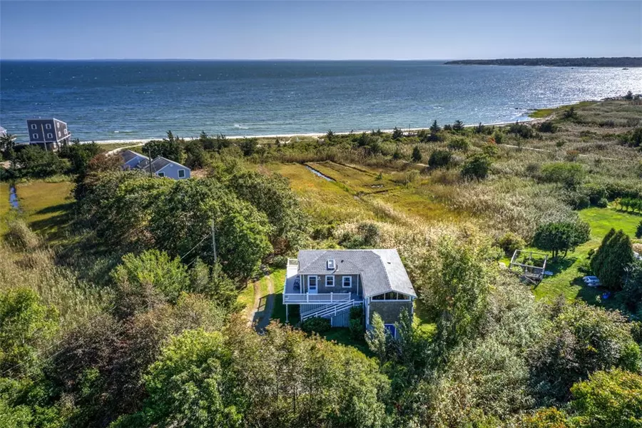 62 Pico Beach RD, Mattapoisett, MA 02739