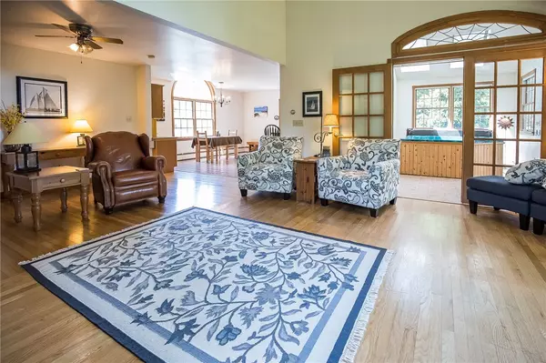 Warren, RI 02885,106 Seymour ST