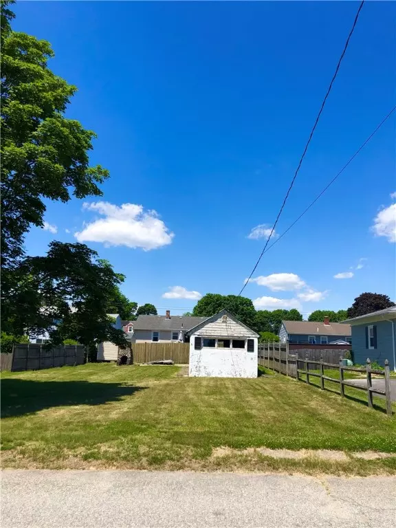 Bristol, RI 02809,51 Kingswood RD