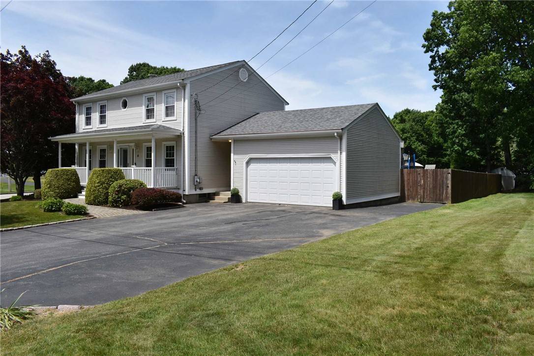 Cranston, RI 02921,4 Vincent WAY