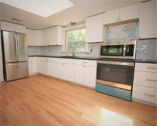 Rehoboth, MA 02769,20 Walnut ST