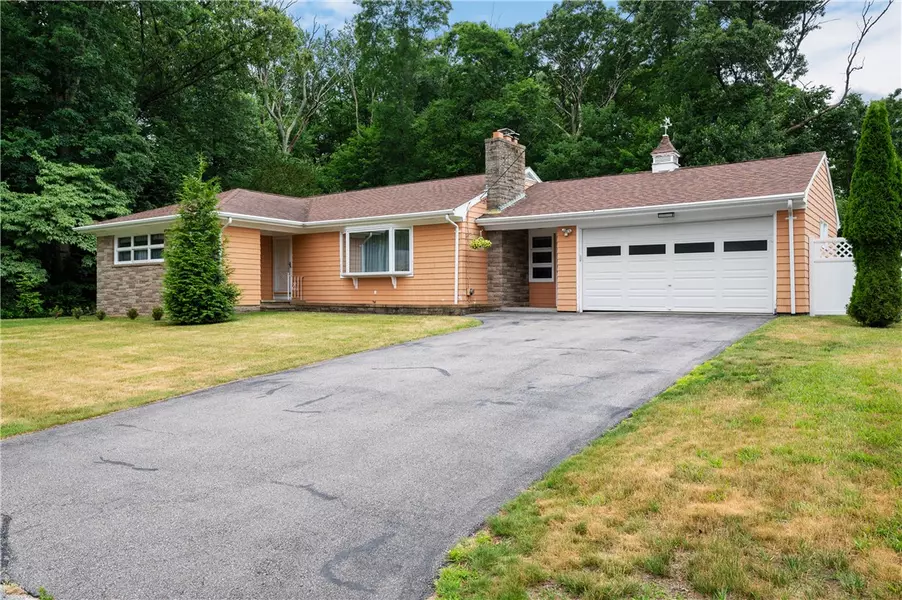 202 Harriet LN, Cumberland, RI 02864