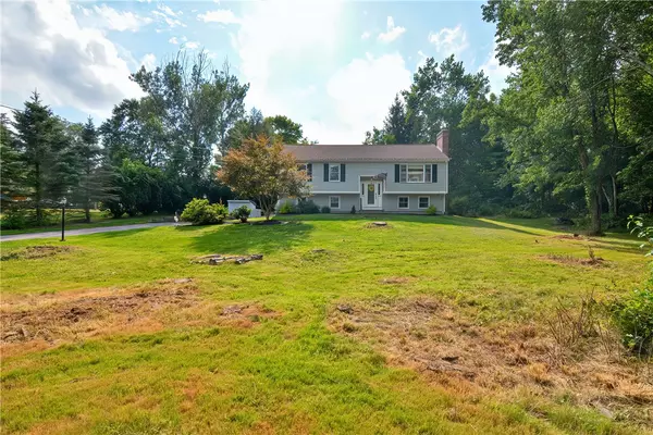 Burrillville, RI 02859,46 Warner LN