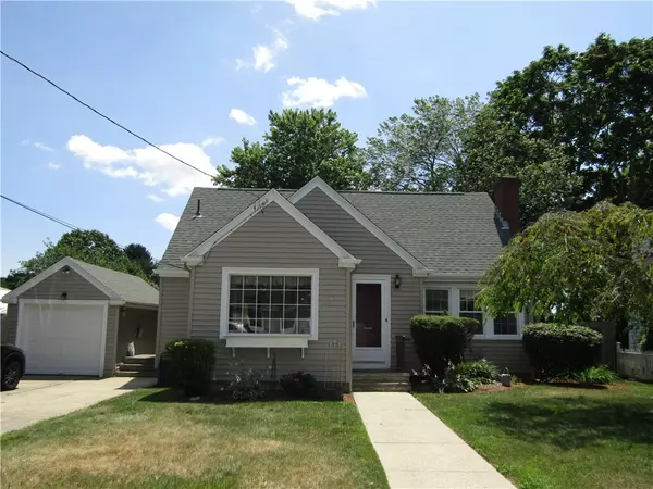 88 Leroy DR, East Providence, RI 02915