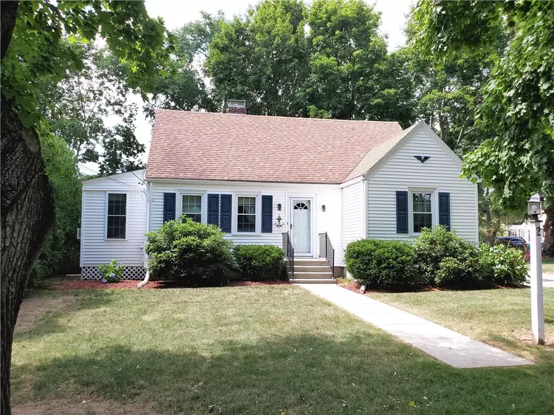 2 Thorpe ST, Smithfield, RI 02828