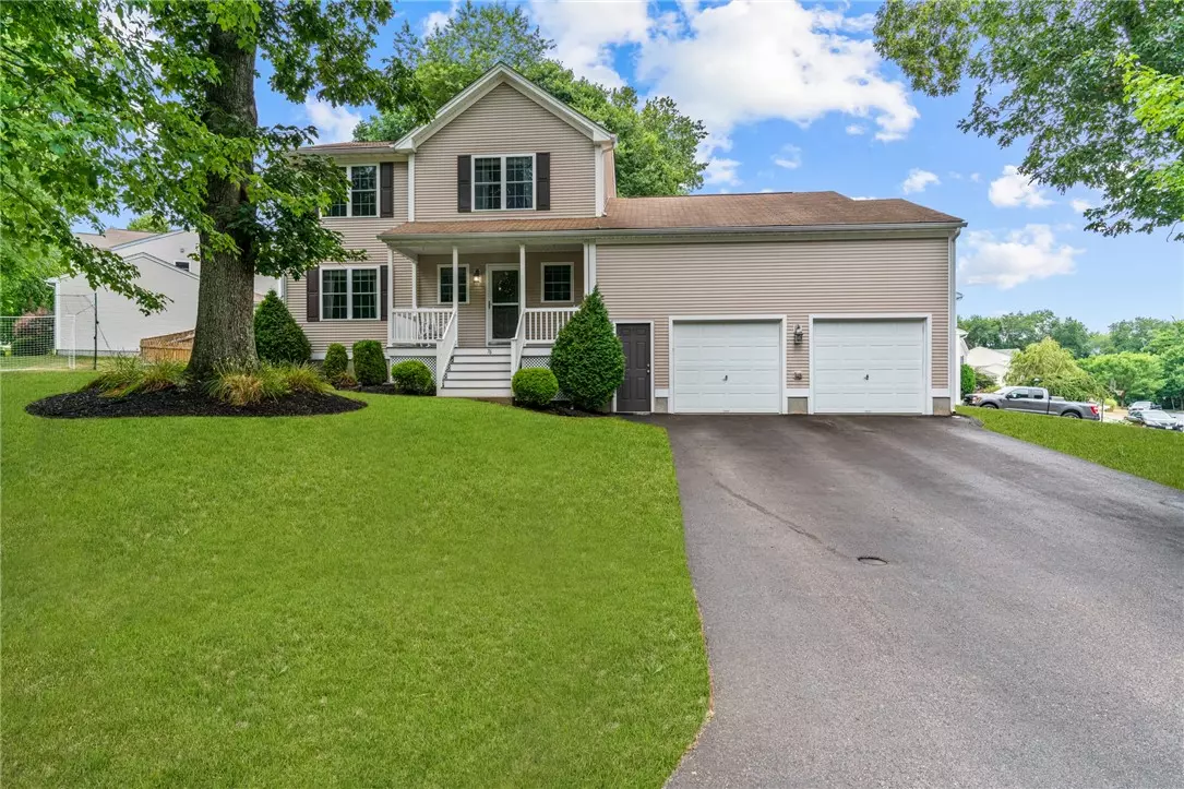 South Kingstown, RI 02879,76 Birchwood DR