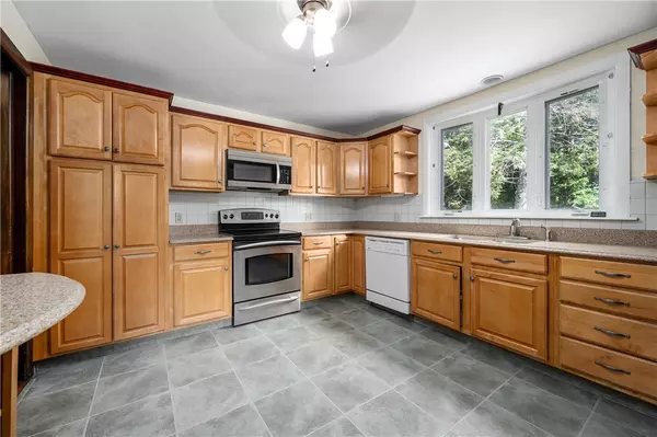 North Smithfield, RI 02896,54 School ST