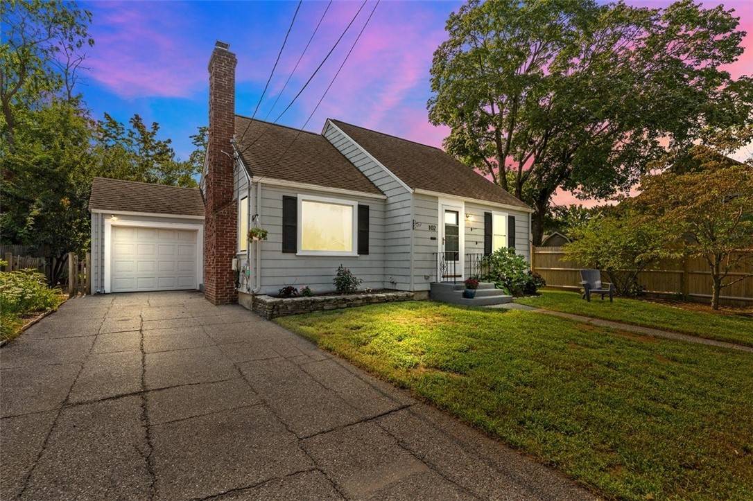 102 Moorland AVE,  Cranston,  RI 02905