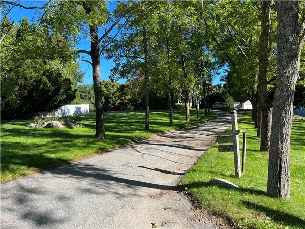 680 WINDWOOD DR #3A, Tiverton, RI 02878