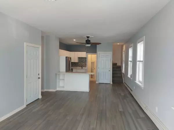 Cranston, RI 02920,188 Farmington AVE