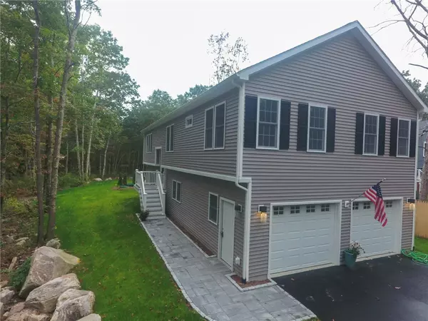 315 Staghead DR, Burrillville, RI 02859