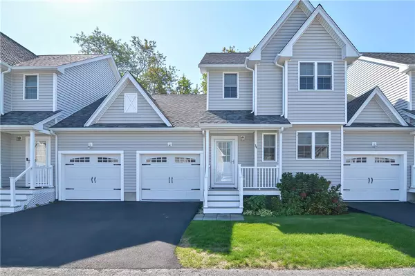 34 Seafare LN, Portsmouth, RI 02871