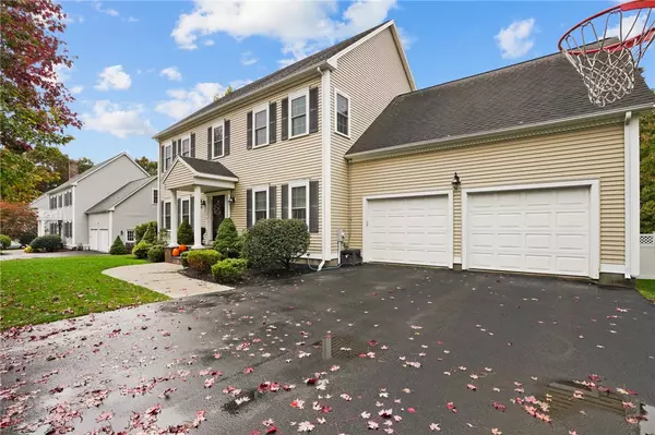 Plainville, MA 02762,16 Paddock DR