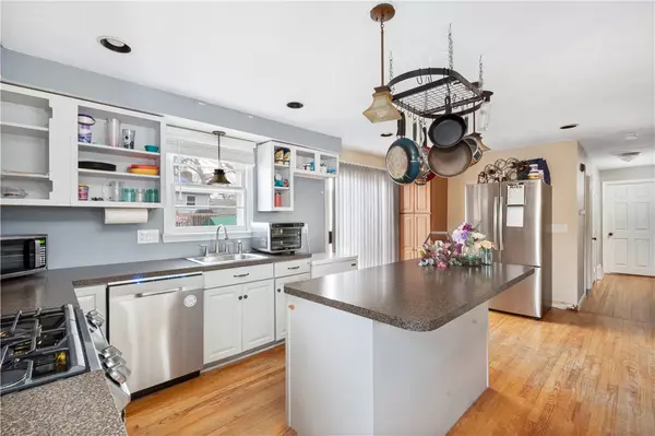 Warwick, RI 02889,41 Verndale ST