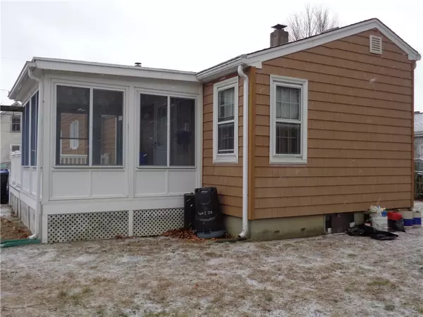 East Providence, RI 02915,40 Earl AVE