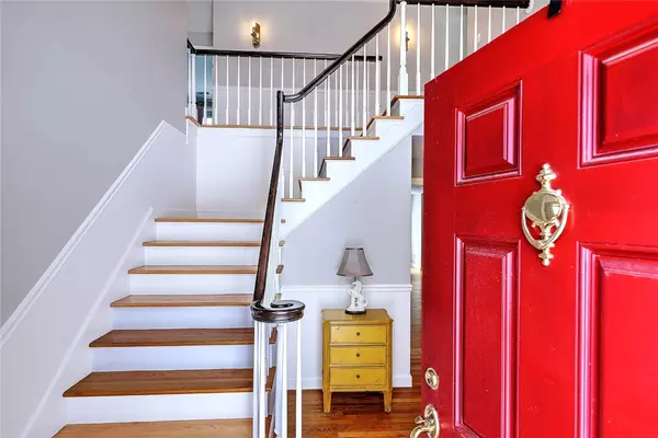 North Smithfield, RI 02896,17 Highpoint DR