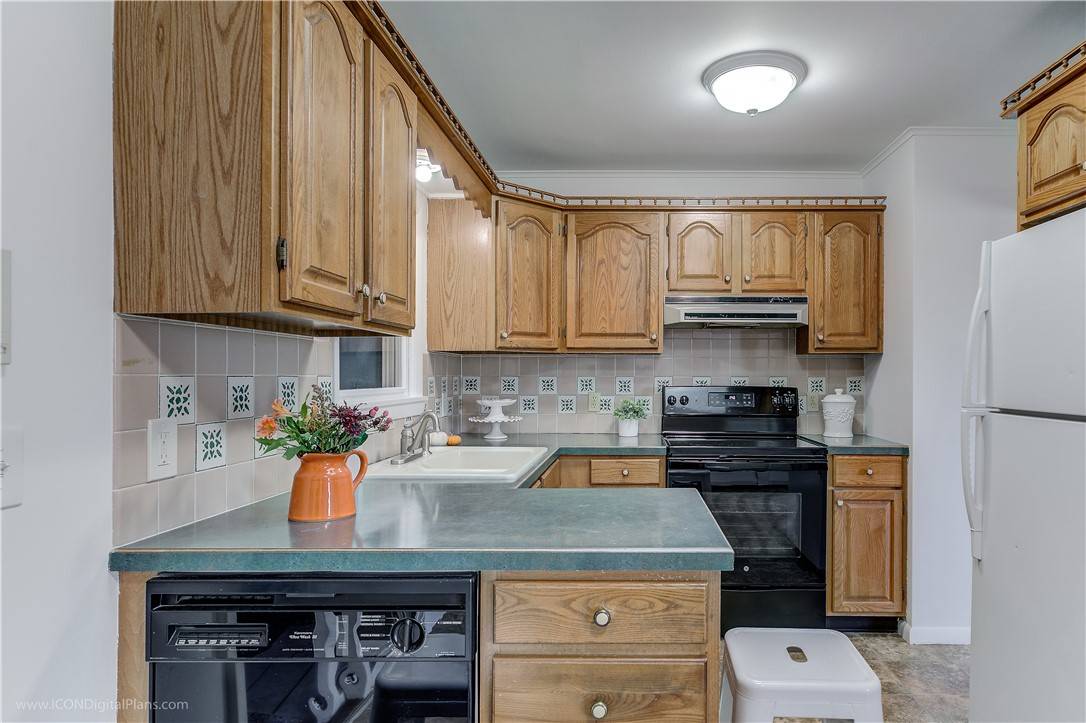 Portsmouth, RI 02871,22 Pioneer LN