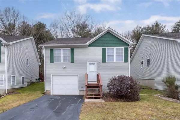 31 Fairway CIR, Hopkinton, RI 02832