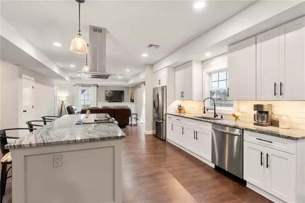 North Smithfield, RI 02896,303 Iron Mine Hill RD