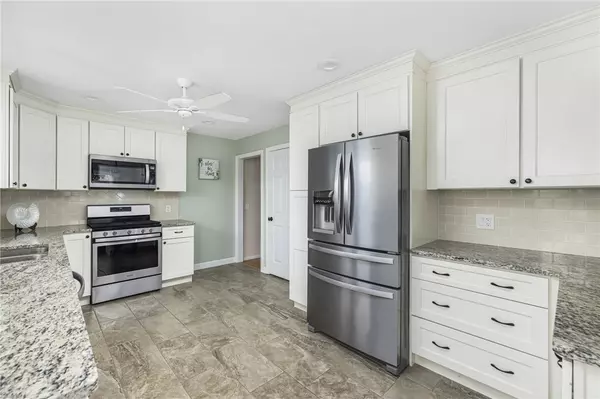 South Kingstown, RI 02881,36 Crestwood DR