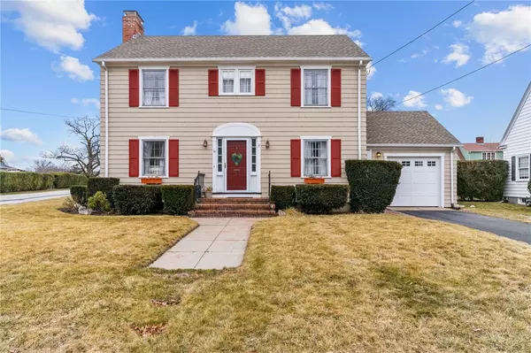 26 Forest AVE, Cranston, RI 02910