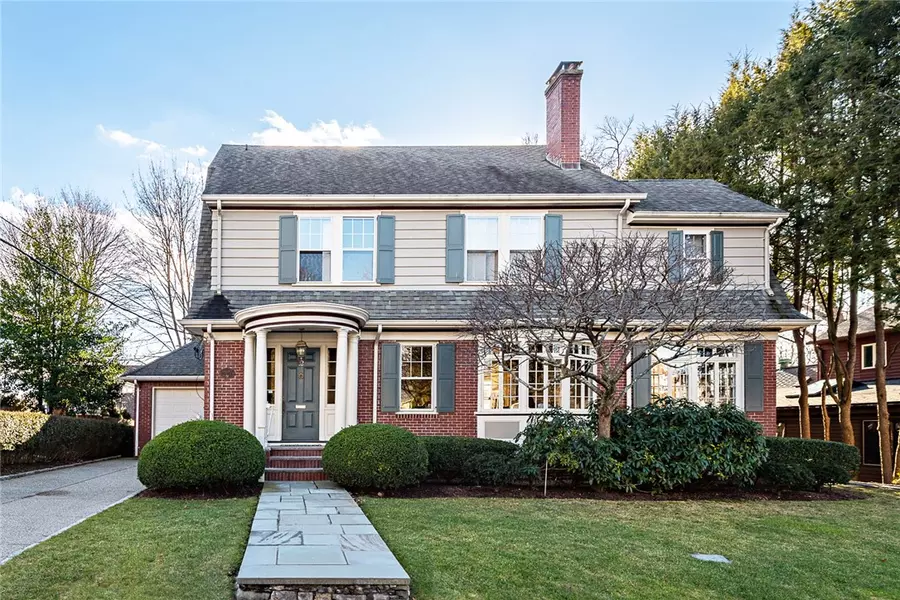 32 Kenilworth WAY, Pawtucket, RI 02860