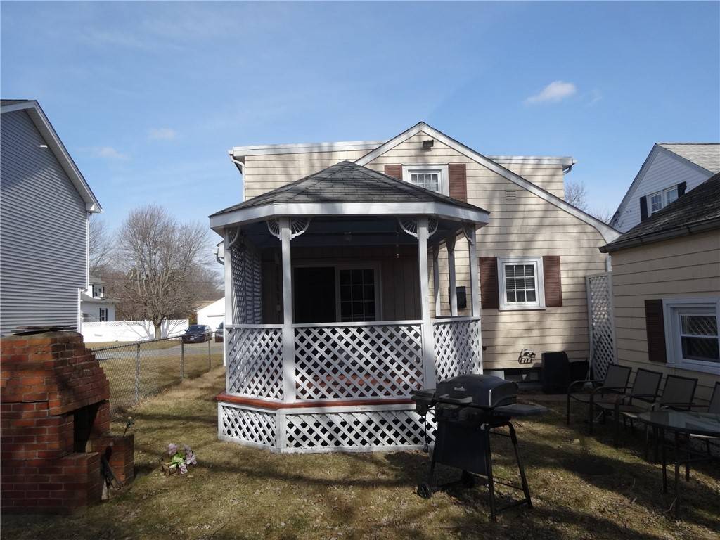 Cranston, RI 02920,21 Elmhurst AVE