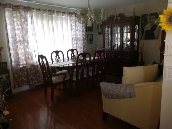 Pawtucket, RI 02861,143 CARTER AVE