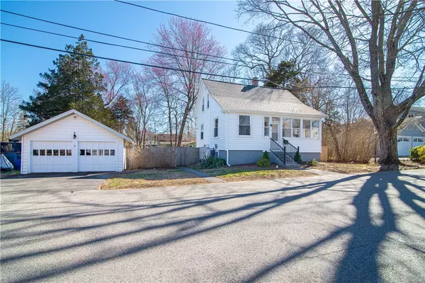 6 Third ST, Barrington, RI 02806