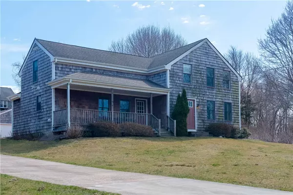 South Kingstown, RI 02879,376 Curtis Corner RD