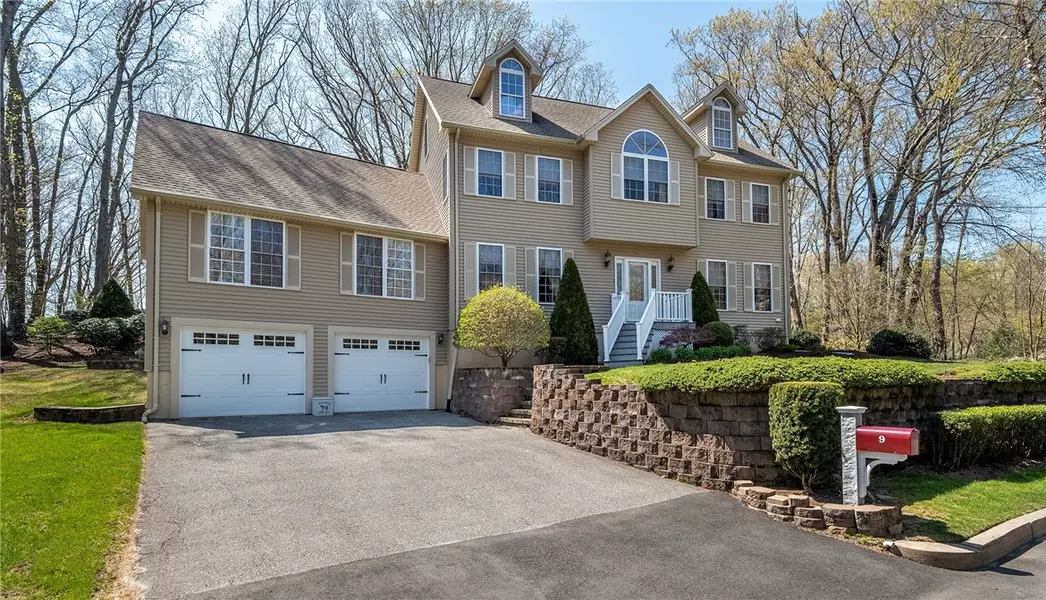 9 Meadowbrook RD, Lincoln, RI 02865