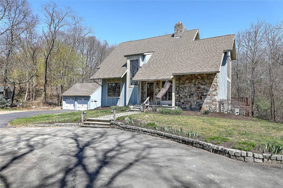 19 Manning DR, Barrington, RI 02806
