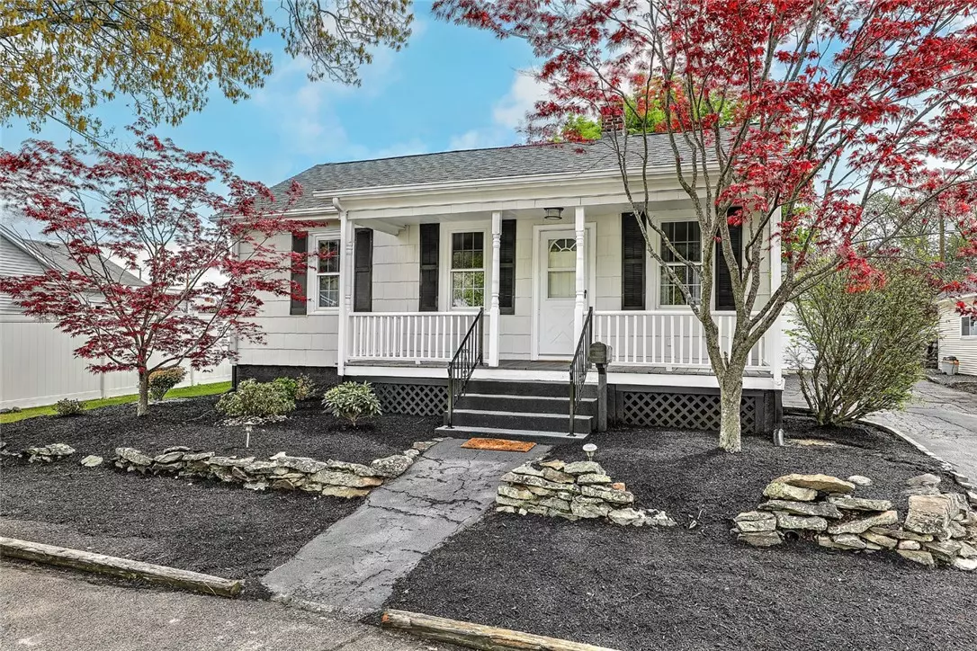 East Providence, RI 02916,14 Rosanna AVE