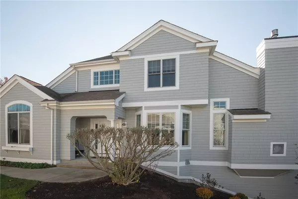 339 Village RD,  Tiverton,  RI 02878