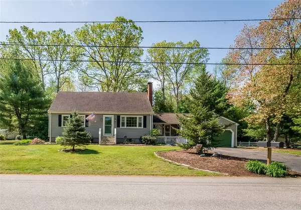 83 Spruce LN,  Attleboro,  MA 02703