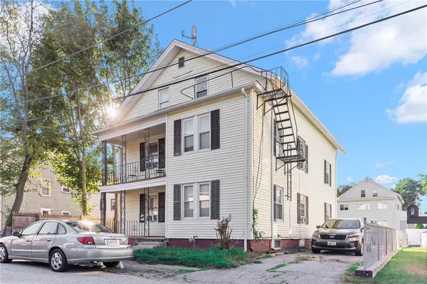 Cumberland, RI 02864,3 Barrett ST