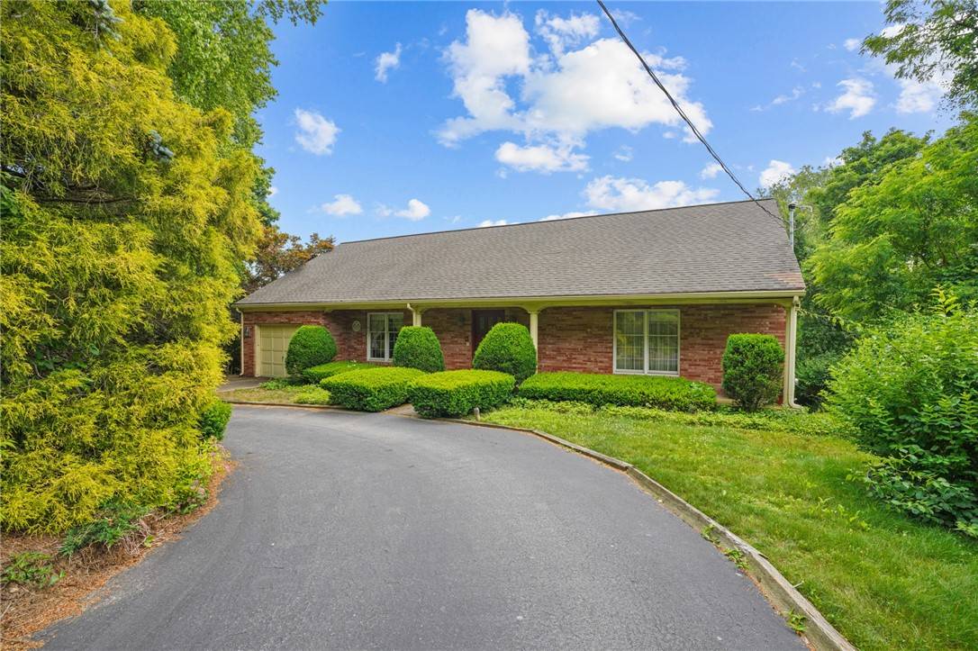 Cranston, RI 02921,596 Natick AVE