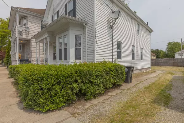 Cranston, RI 02920,61 Princess AVE